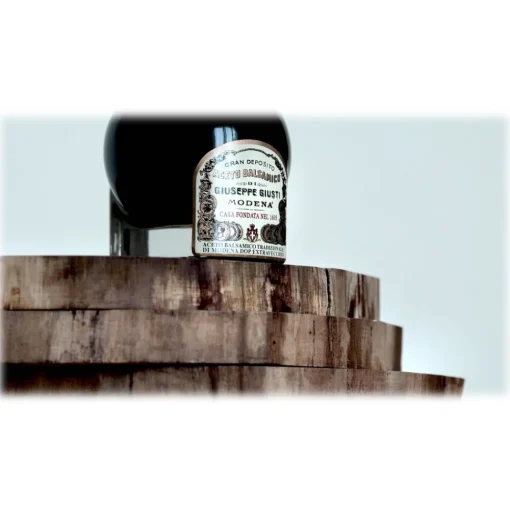 Acetaia Giuseppe Giusti - Modena 1605 - The Traditional - Extraold - Balsamic Vinegar of Modena Affined D.O.P. - Avvenice