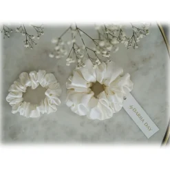by Dariia Day - Silk Scrunchie - Powder White - Fashion - Accessories - Mulberry Silk - Artisan Silk Scrunchie - Luxury - Avvenice