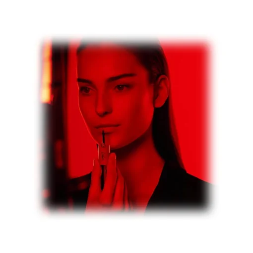 Giorgio Armani - Lip Magnet Liquid Lipstick - Long Lasting Matte Liquid Lipstick  in a Sophisticated Range of Reds - Avvenice