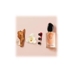 Giorgio Armani - Sì Eau De Parfum - Aromatic with Hints of Rose - Luxury Fragrances - 30 ml - Avvenice