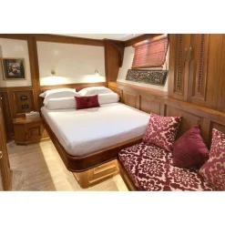 JupitAir Yachting Monaco - Mutiara Laut - Oostenbrugge - 46 m - Private Exclusive Luxury Yacht - Avvenice