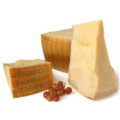 La Fattoria di Parma - Parmigiano Reggiano PDO Minimum Seasoning 30 Months - Artisan Cured Meats - 1200 g - Avvenice