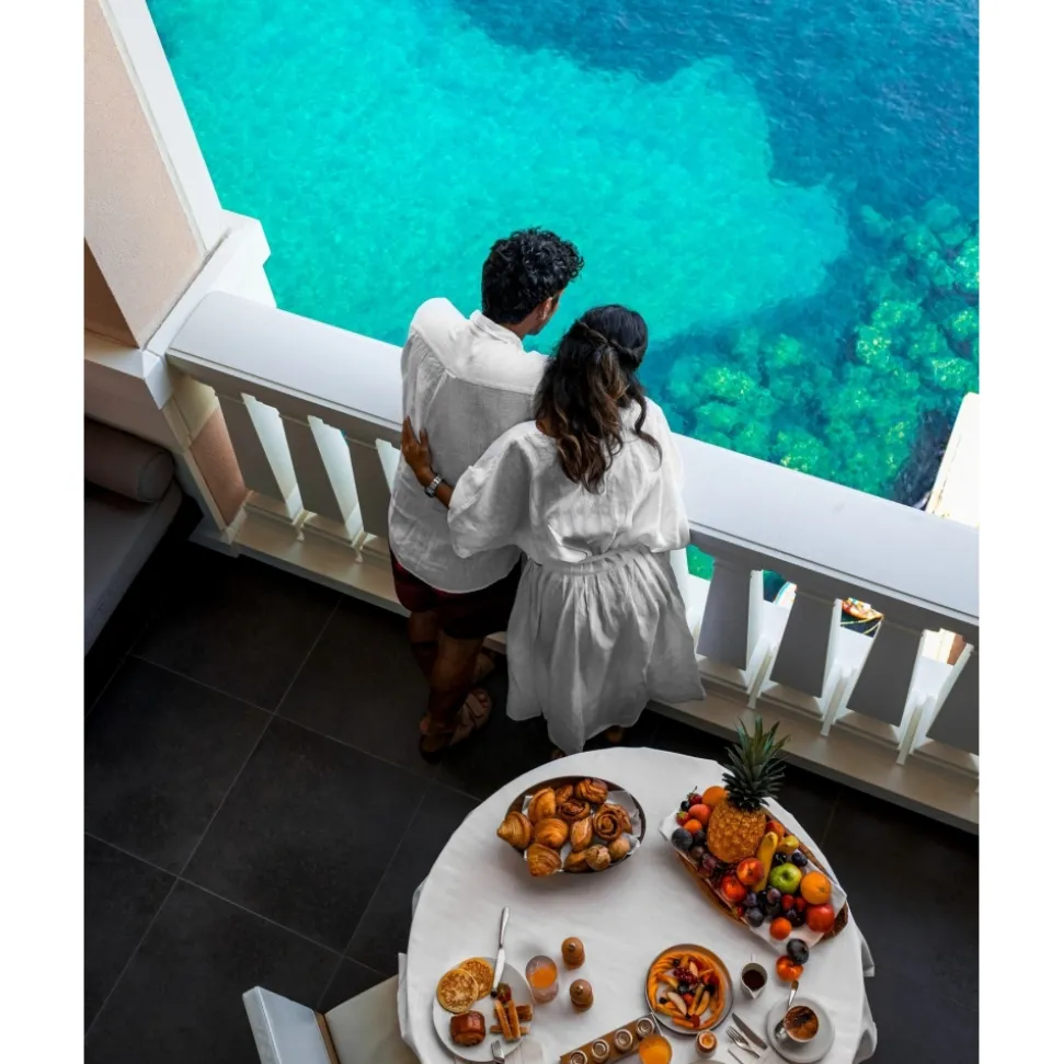 Monte Carlo Travel 1985 - Aston Martin DBX707 - Supercar - Monte-Carlo - Cannes - Exclusive Luxury - Avvenice