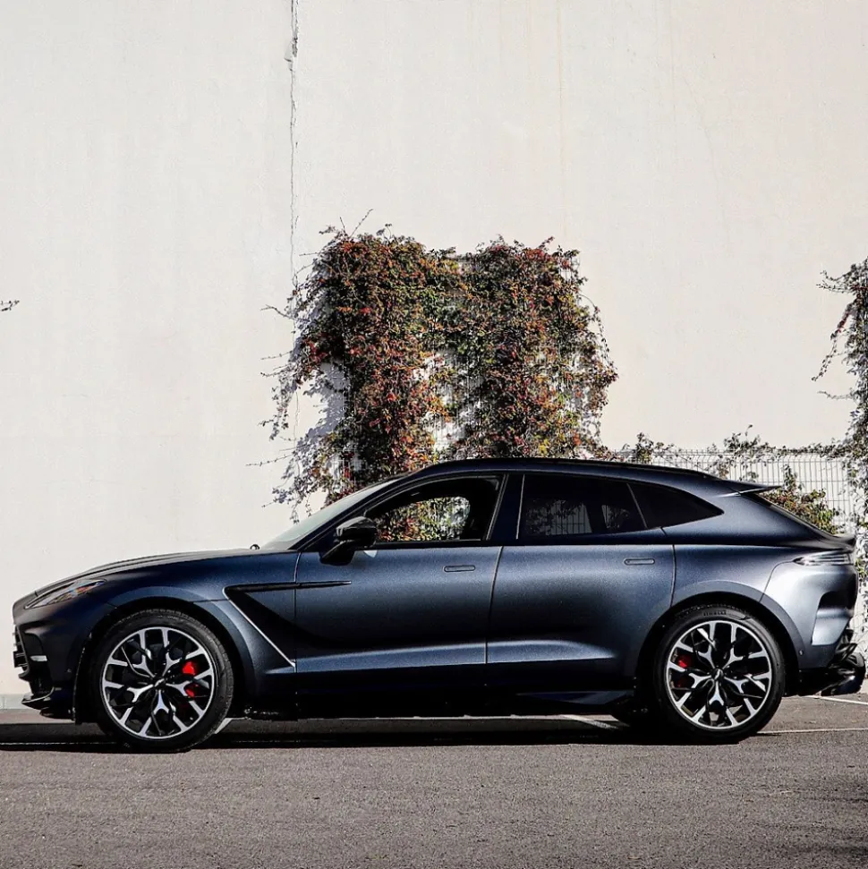 Monte Carlo Travel 1985 - Aston Martin DBX707 - Supercar - Monte-Carlo - Cannes - Exclusive Luxury - Avvenice