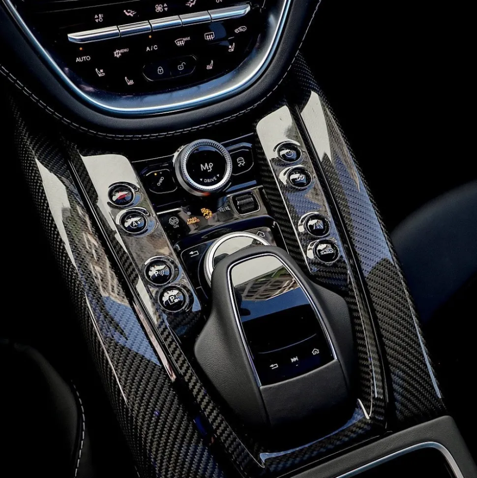 Monte Carlo Travel 1985 - Aston Martin DBX707 - Supercar - Monte-Carlo - Cannes - Exclusive Luxury - Avvenice