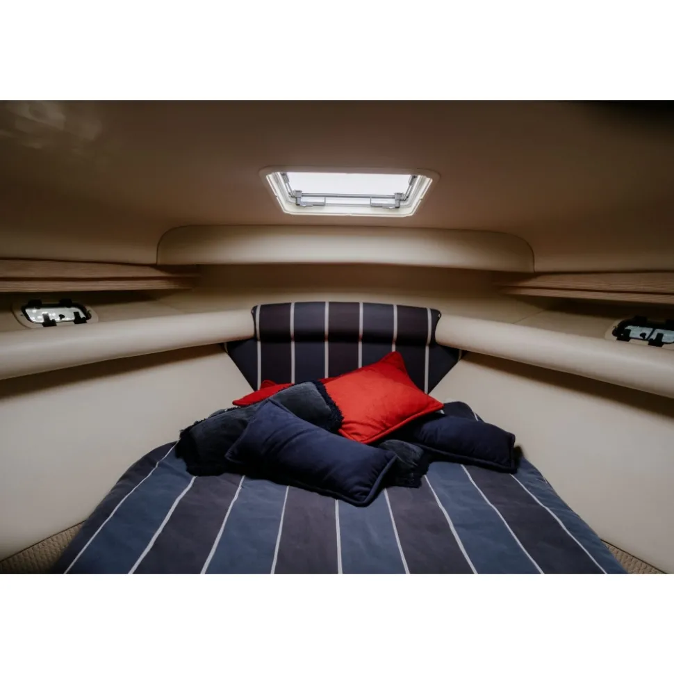 Portofino Cesare Charter - Sins III - Riviera 400 Offshore - 6 Pax - Private Exclusive Luxury Yacht - Portofino Italy - Avvenice