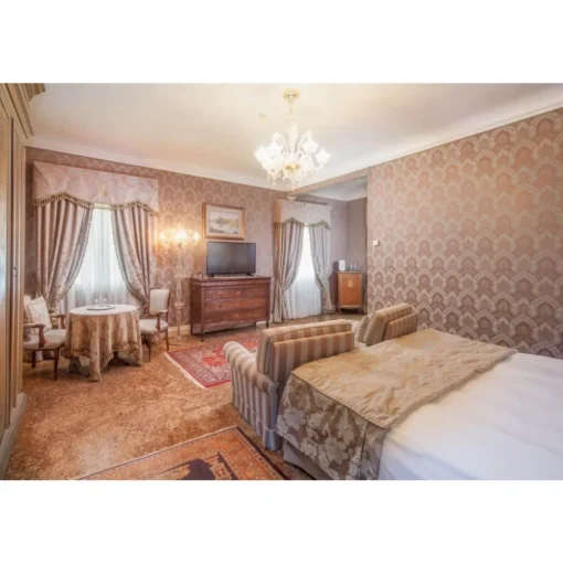 Villa Condulmer - Italian Lifestyle - Executive Suite - 3 Days 2 Nights - Venice - Villa - Veneto Italy - Avvenice