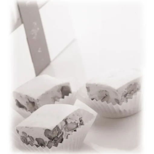 Vincente Delicacies - Soft Nougat Pieces with Sicilian Almond - Classic Baroque - Avvenice