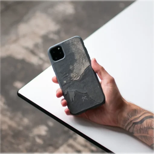 Woodcessories - Eco Bumper - Stone Cover - Canyon Red - iPhone 11 Pro Max - Real Stone Cover - Eco Case - Bumper Collection - Avvenice