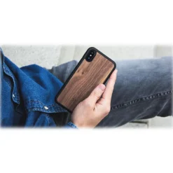 Woodcessories - Eco Bumper - Walnut Cover - Black - iPhone XR - Wooden Cover - Eco Case - Bumper Collection - Avvenice