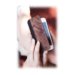 Woodcessories - Eco Wallet Flip Cover - Real Wood and Leather - Walnut - iPhone 8 Plus / 7 Plus - Eco Case - Flip Collection - Avvenice