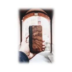 Woodcessories - Eco Wallet Flip Cover - Real Wood and Leather - Walnut - iPhone 8 Plus / 7 Plus - Eco Case - Flip Collection - Avvenice