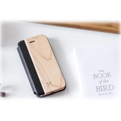Woodcessories - Eco Wallet Flip Cover - Real Wood and Leather - Walnut - iPhone 8 Plus / 7 Plus - Eco Case - Flip Collection - Avvenice