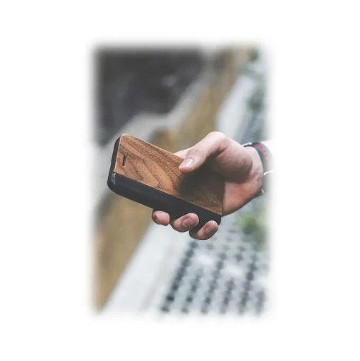 Woodcessories - Eco Wallet Flip Cover - Real Wood and Leather - Walnut - iPhone 8 Plus / 7 Plus - Eco Case - Flip Collection - Avvenice