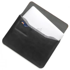 Woodcessories - Walnut / Black Leather / MacBook Bag - MacBook 15 Pro Ret - Eco Pouch Case - Wooden MacBook Bag - Avvenice