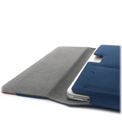 Woodcessories - Walnut / Blue Navy Leather / MacBook Bag - MacBook 15 Pro - Eco Pouch Case - Wooden MacBook Bag - Avvenice